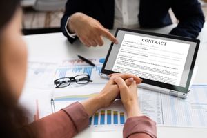 Contract Law Essentials for Business Managers